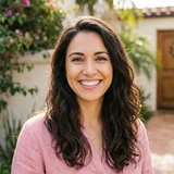 Portrait of customer Maria L.